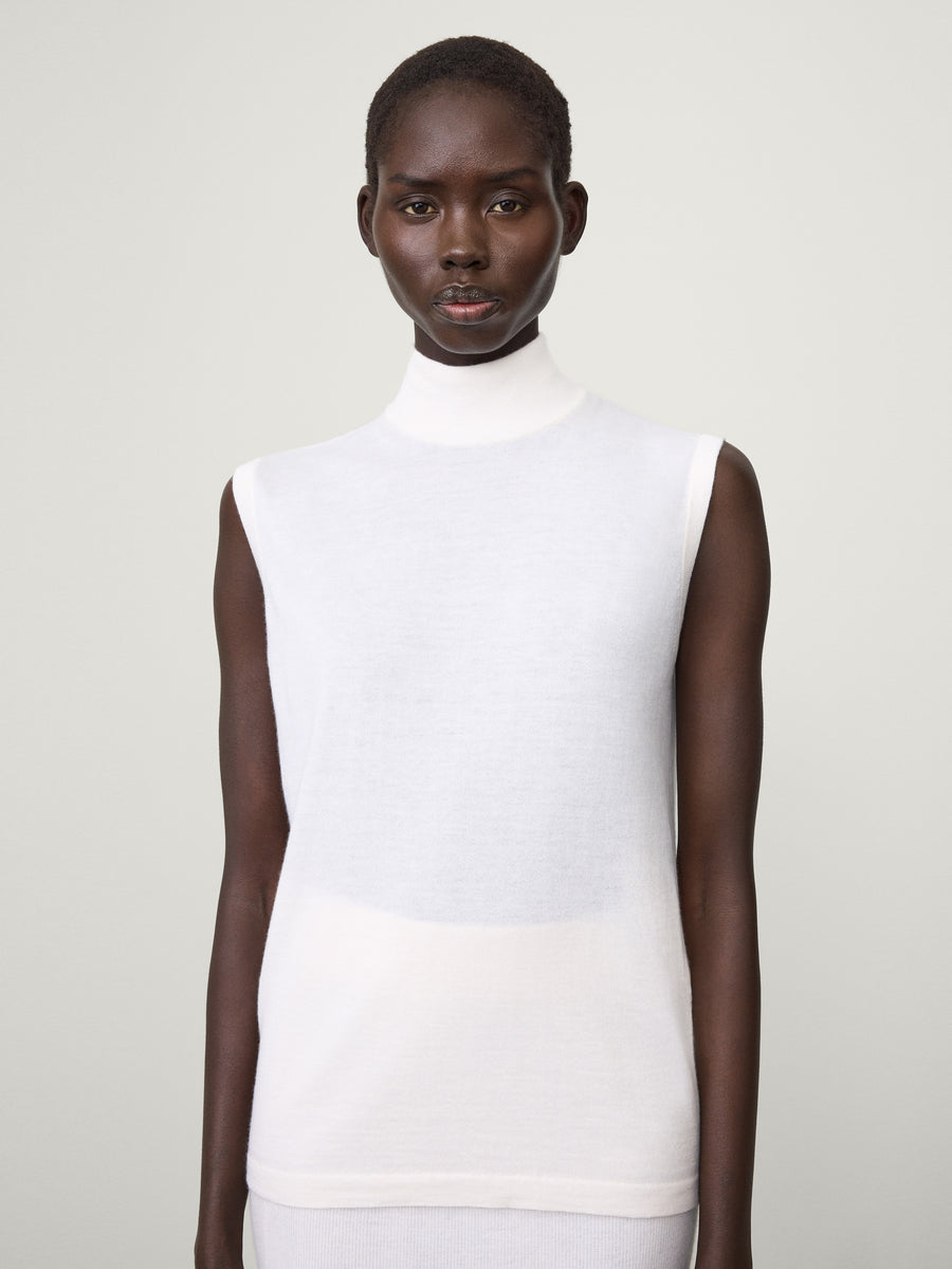 2024039_Lucy_Vest_Ivory_New_Im