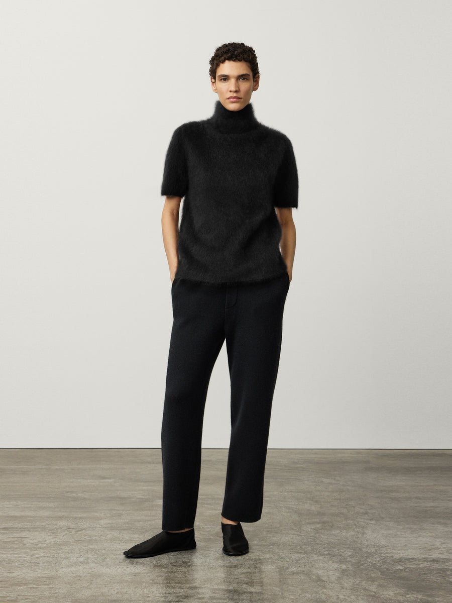 2024240_Madelene_Tshirt_Black_