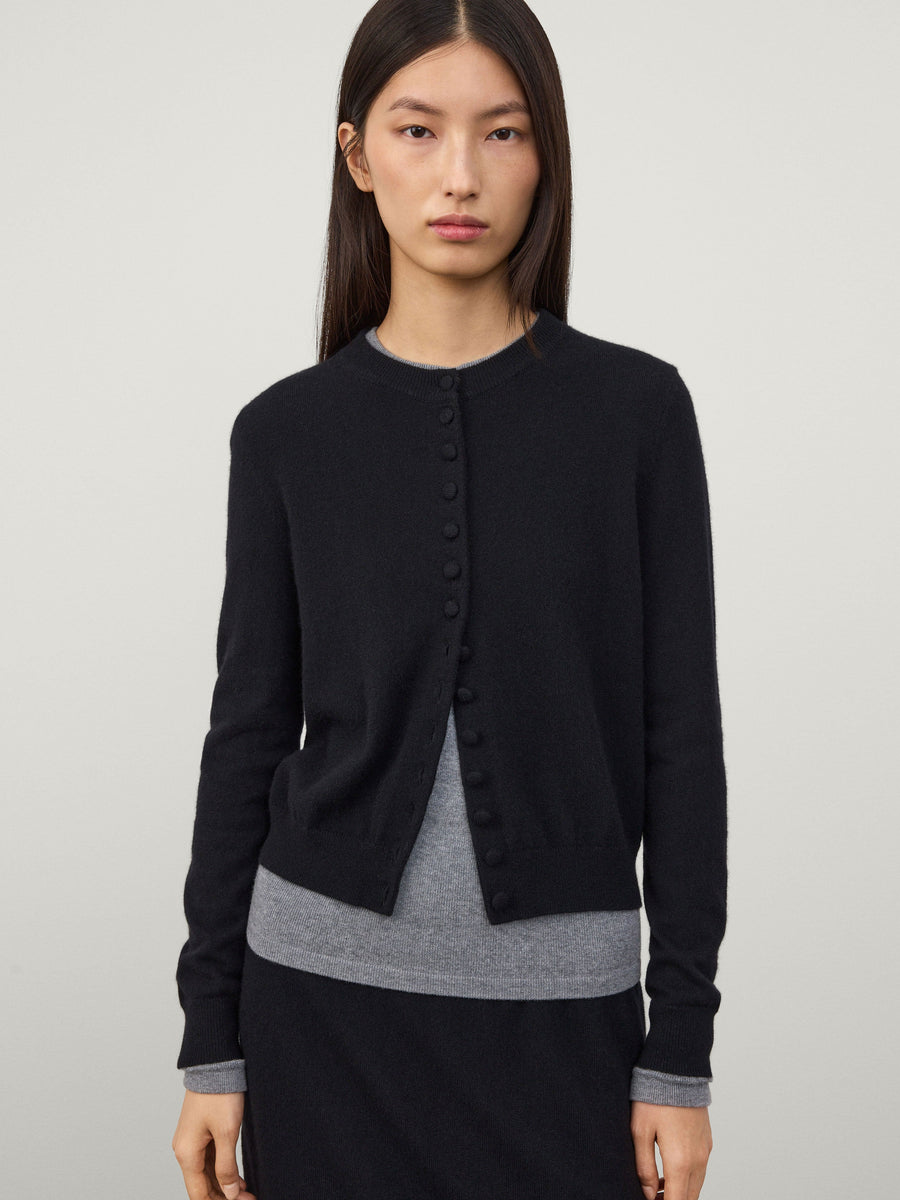 LISAYANG_AW25_CAPSULE_WILONA_C