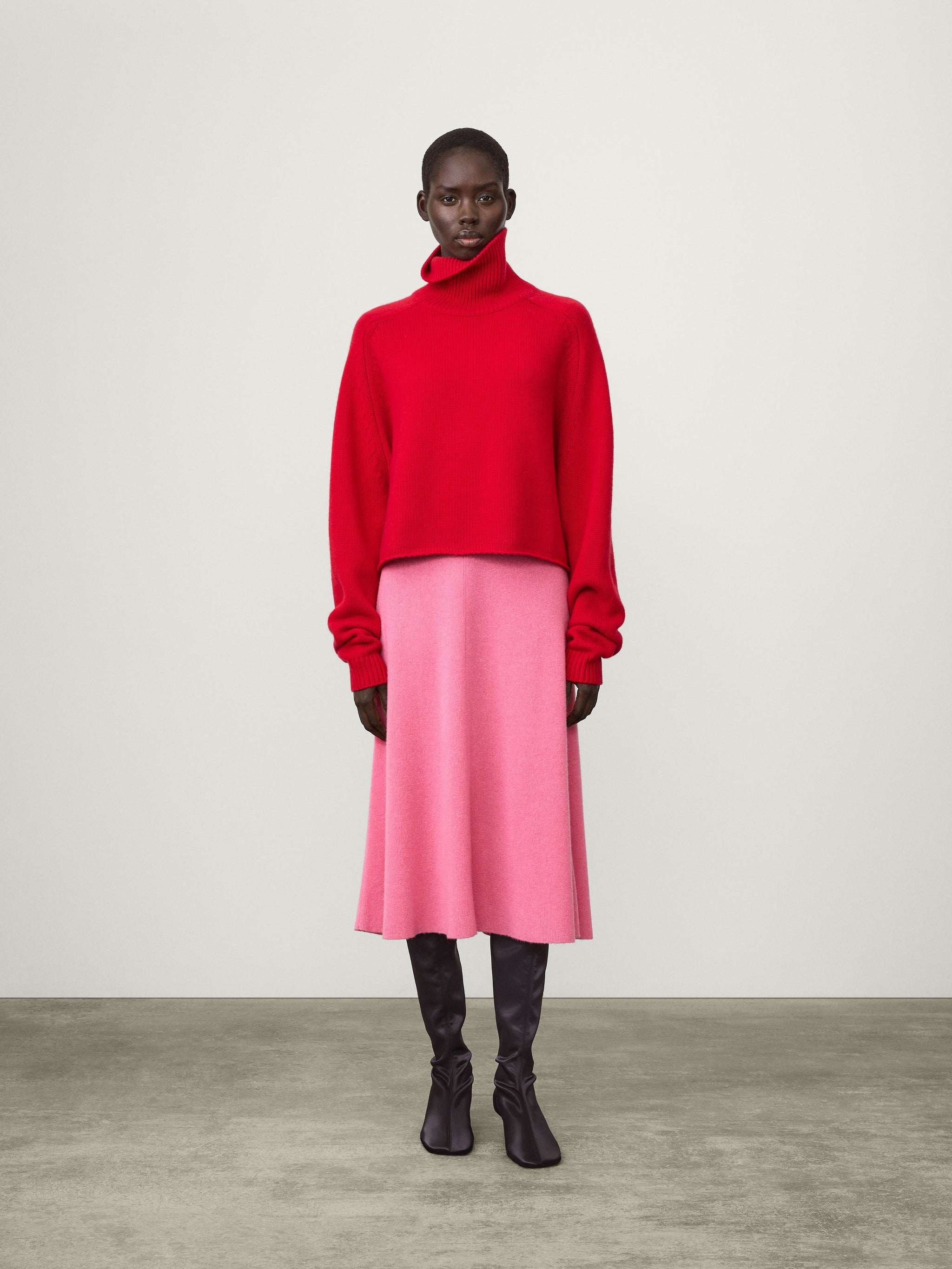 2025107_Cathie_Sweater_Goji_Be