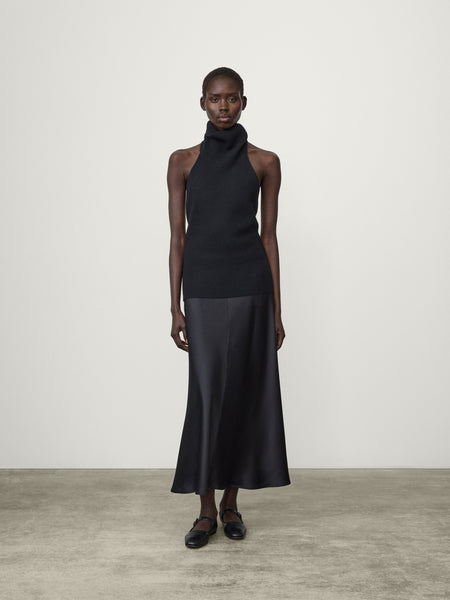 2025381_Maddie_Top_Black_0019_