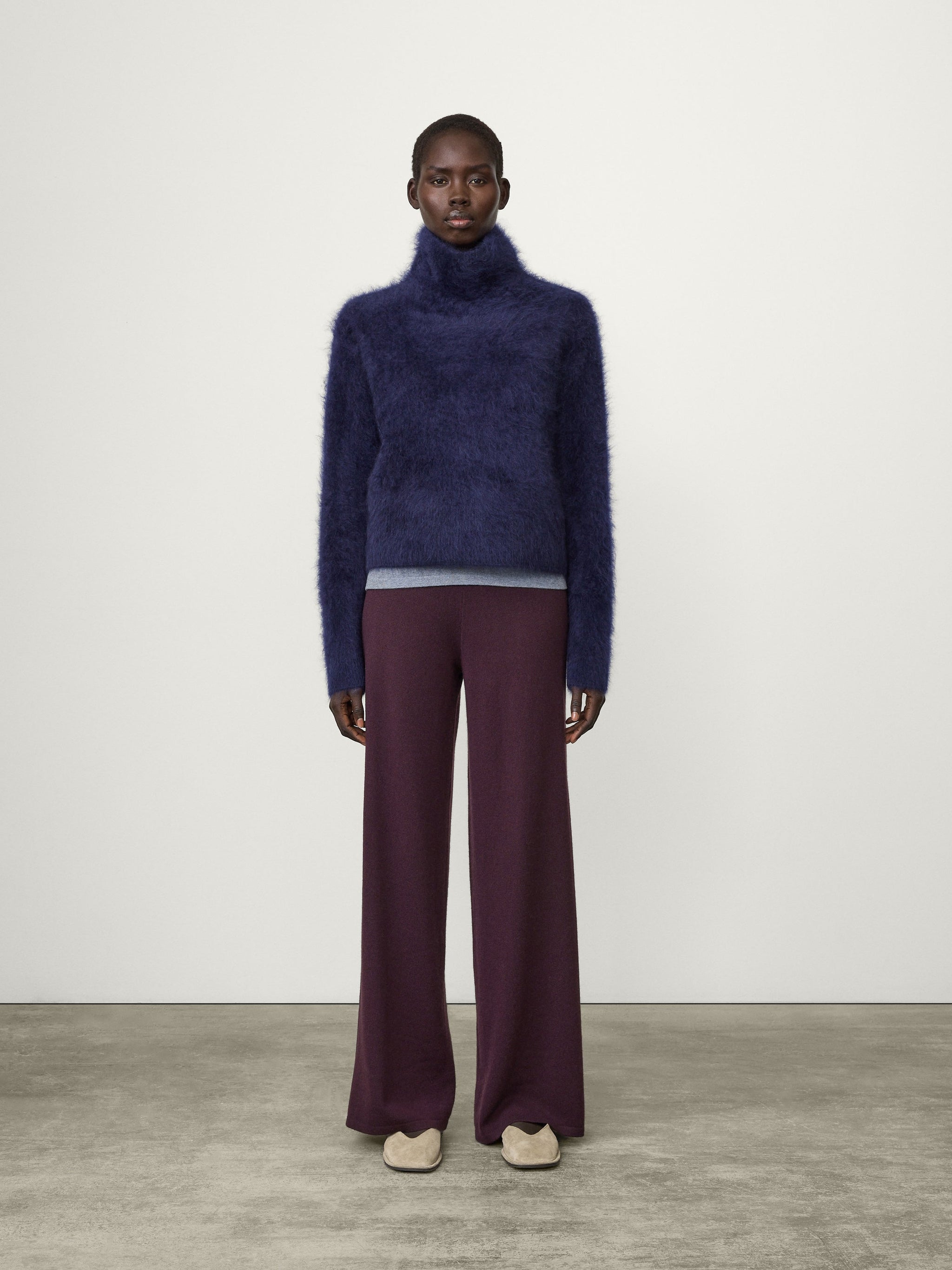 2025401_Floren_Sweater_Navy_Br