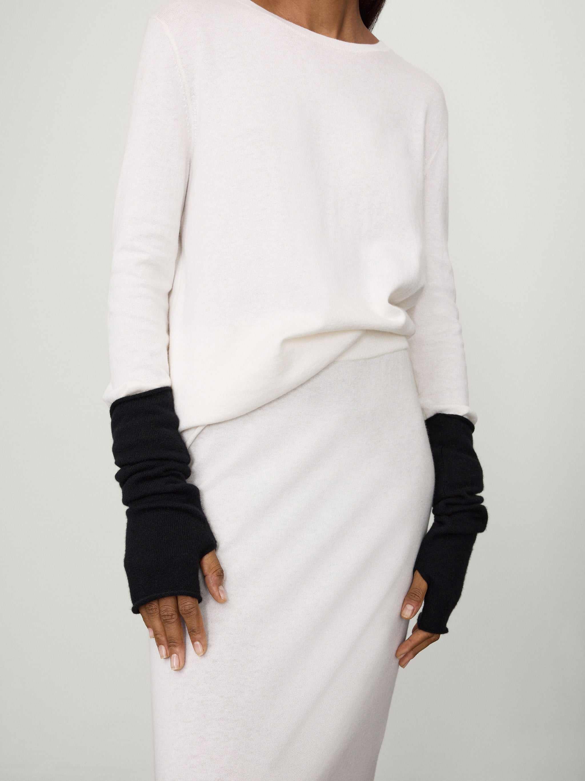 The Aspen Arm Warmers Black – LISA YANG