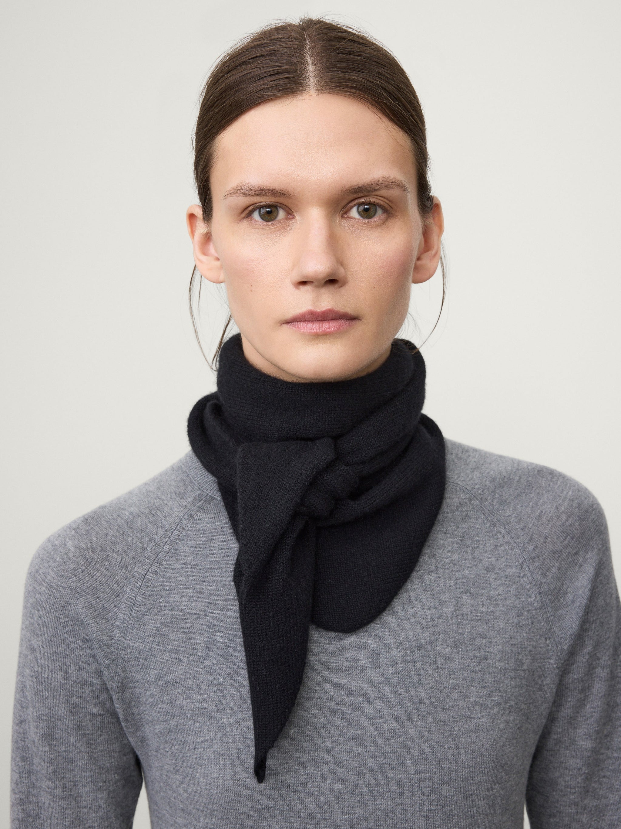 イラン、シルクラグ/サイズ:42x100cm....ir35. 4025501_Florianne_Scarf_Black_