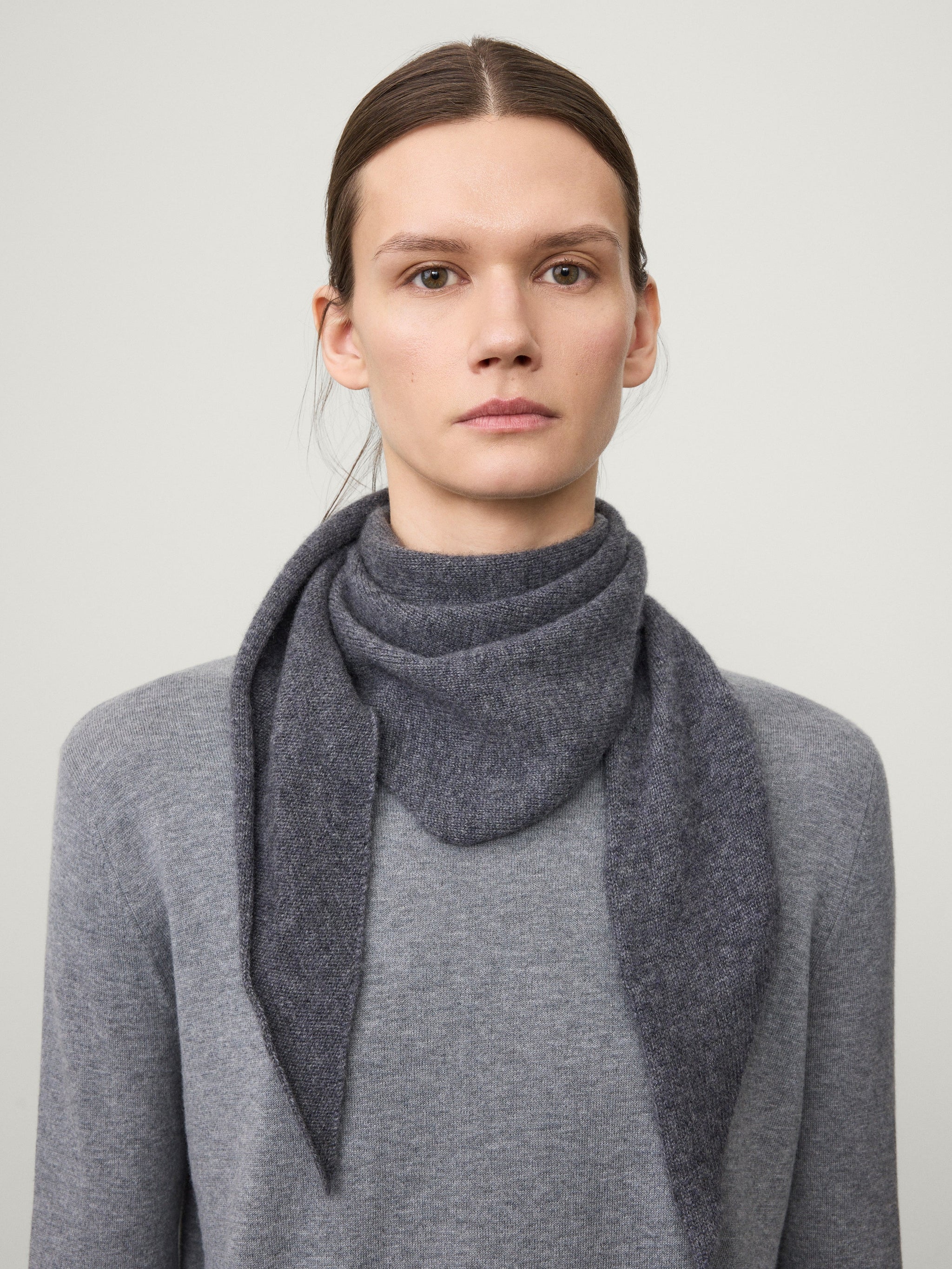 イラン、シルクラグ/サイズ:42x100cm....ir35. The Florianne Scarf – LISA YANG