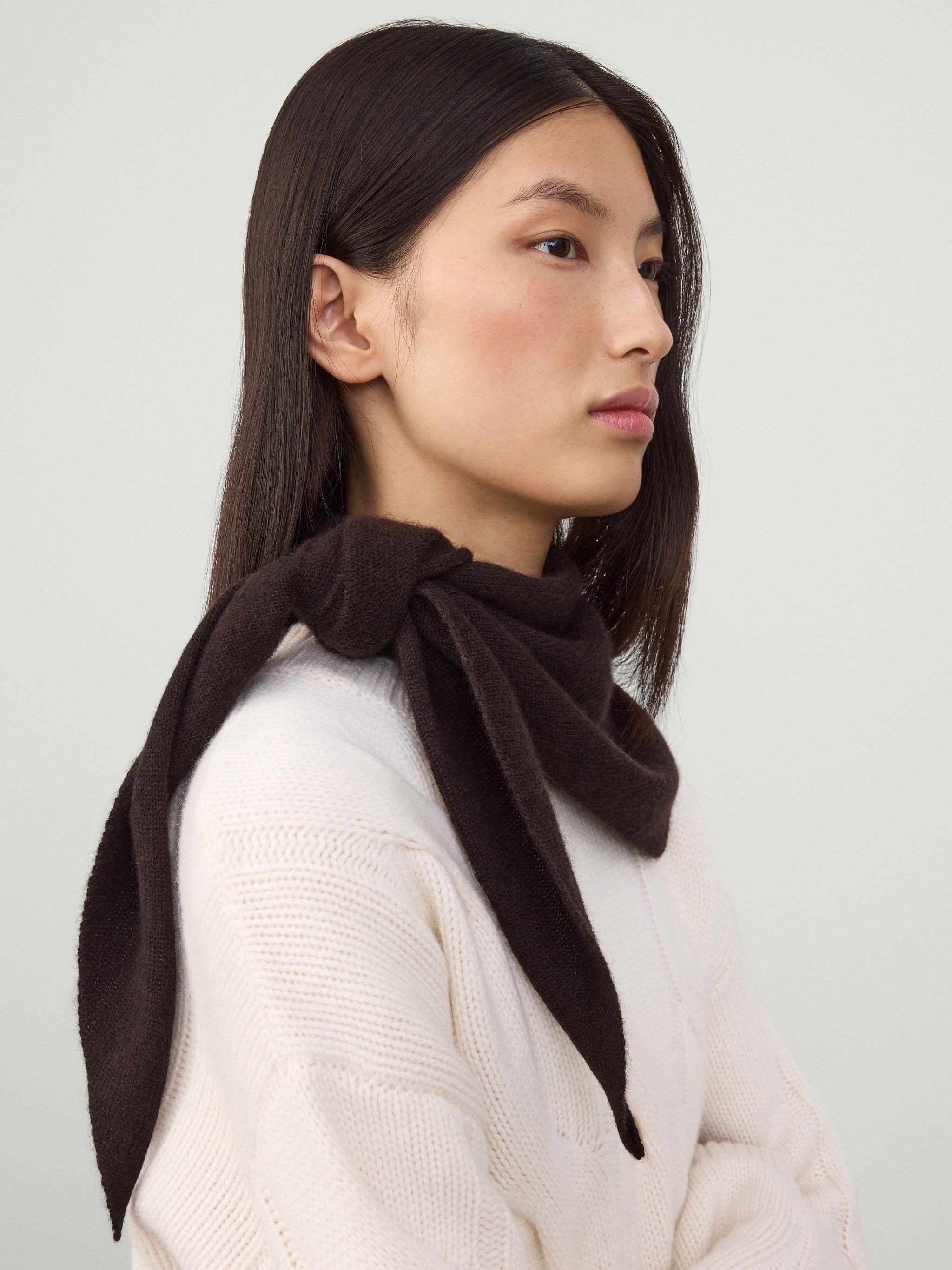 新品 【LISA YANG/リサ・ヤン】Brushed Tied Hood 黒 The Rina Scarf – LISA YANG