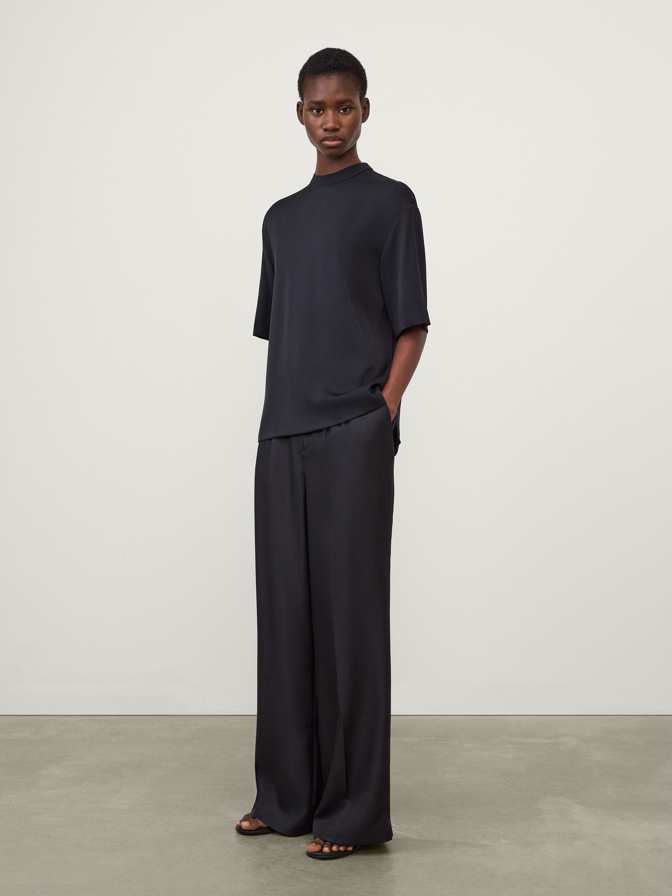 Oversized Round Neck T-Shirt – LISA YANG
