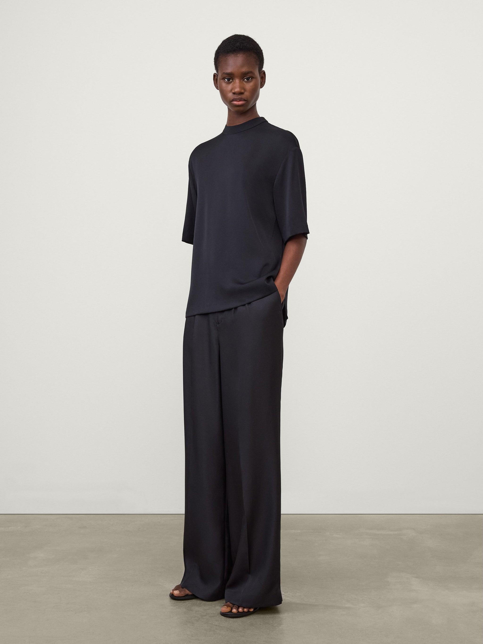 Oversized Round Neck T-Shirt – LISA YANG