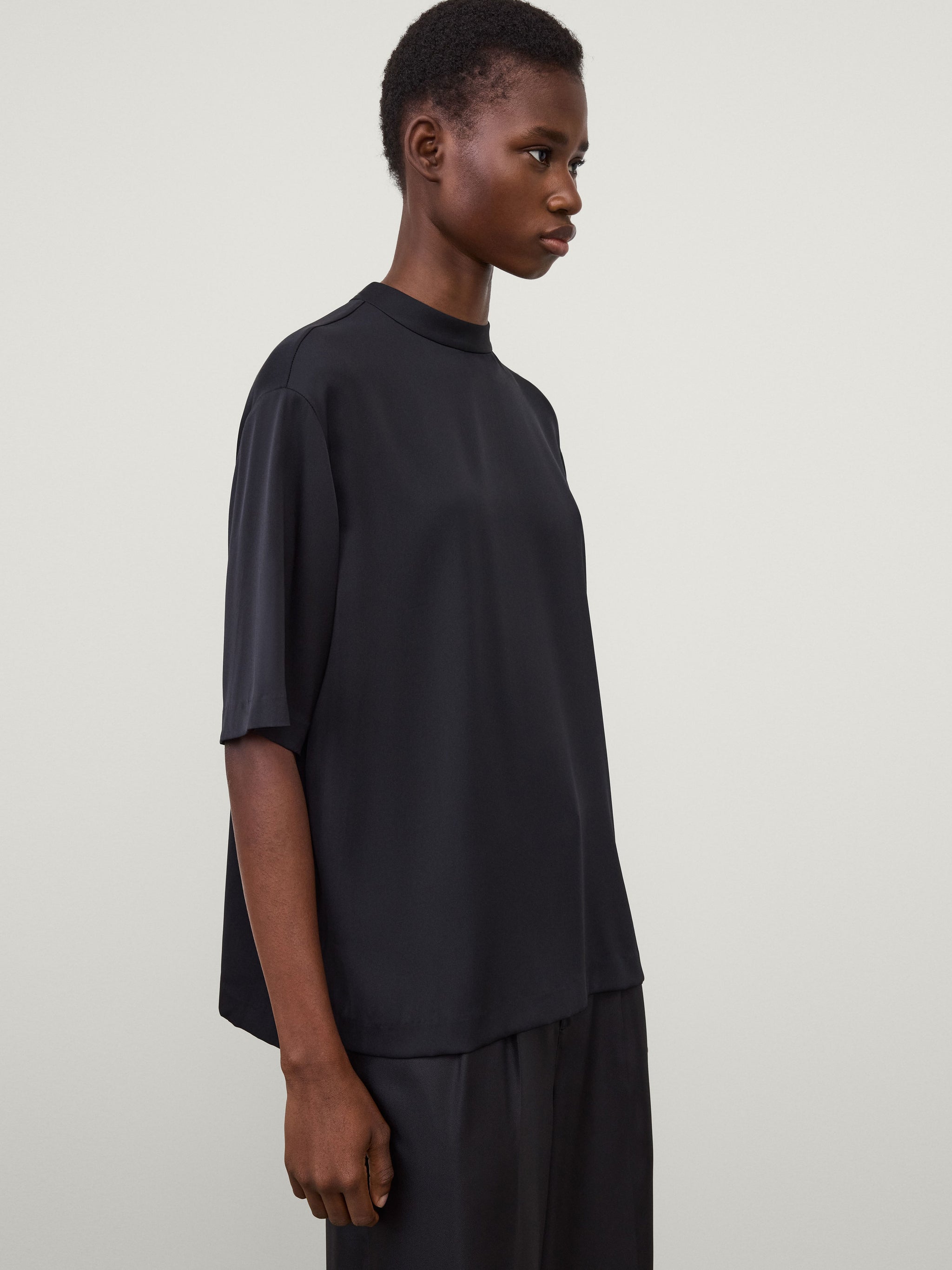 Oversized Round Neck T-Shirt – LISA YANG