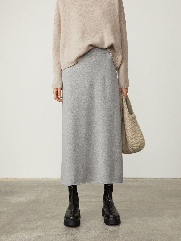 Elin Skirt Dove Grey | Lisa Yang | Light grey maxi skirt in 100% cashmere