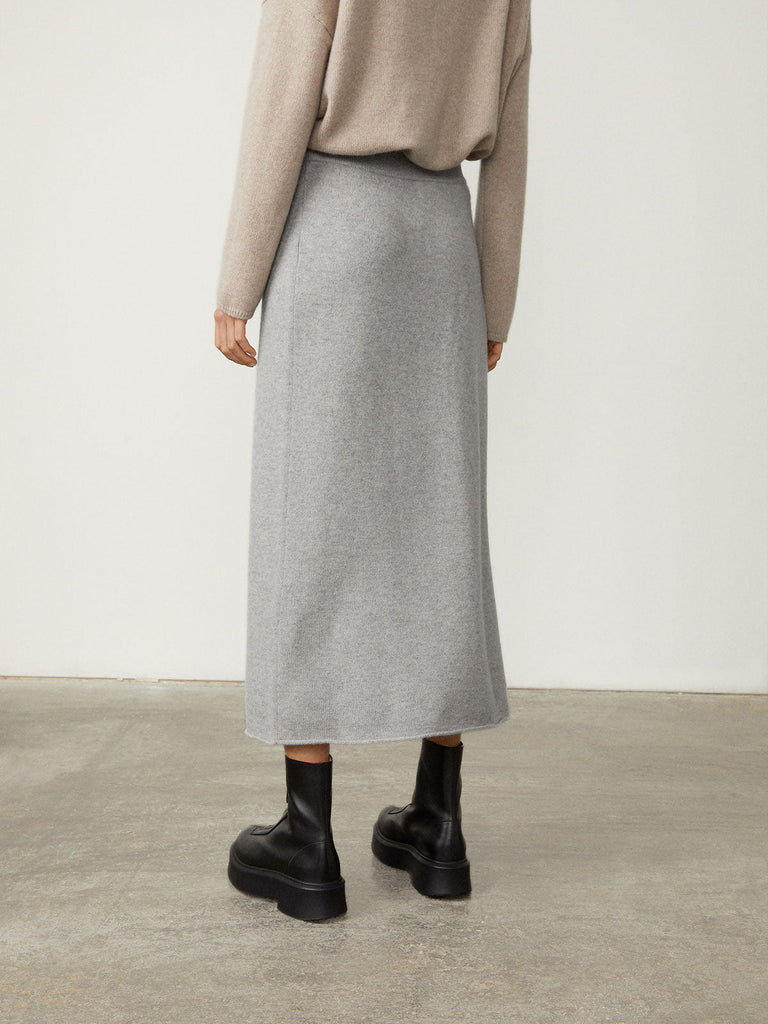 Elin Skirt Dove Grey | Lisa Yang | Light grey maxi skirt in 100% cashmere
