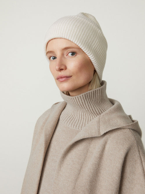 Stockholm Hat Cream | Lisa Yang | White hat in 100% cashmere