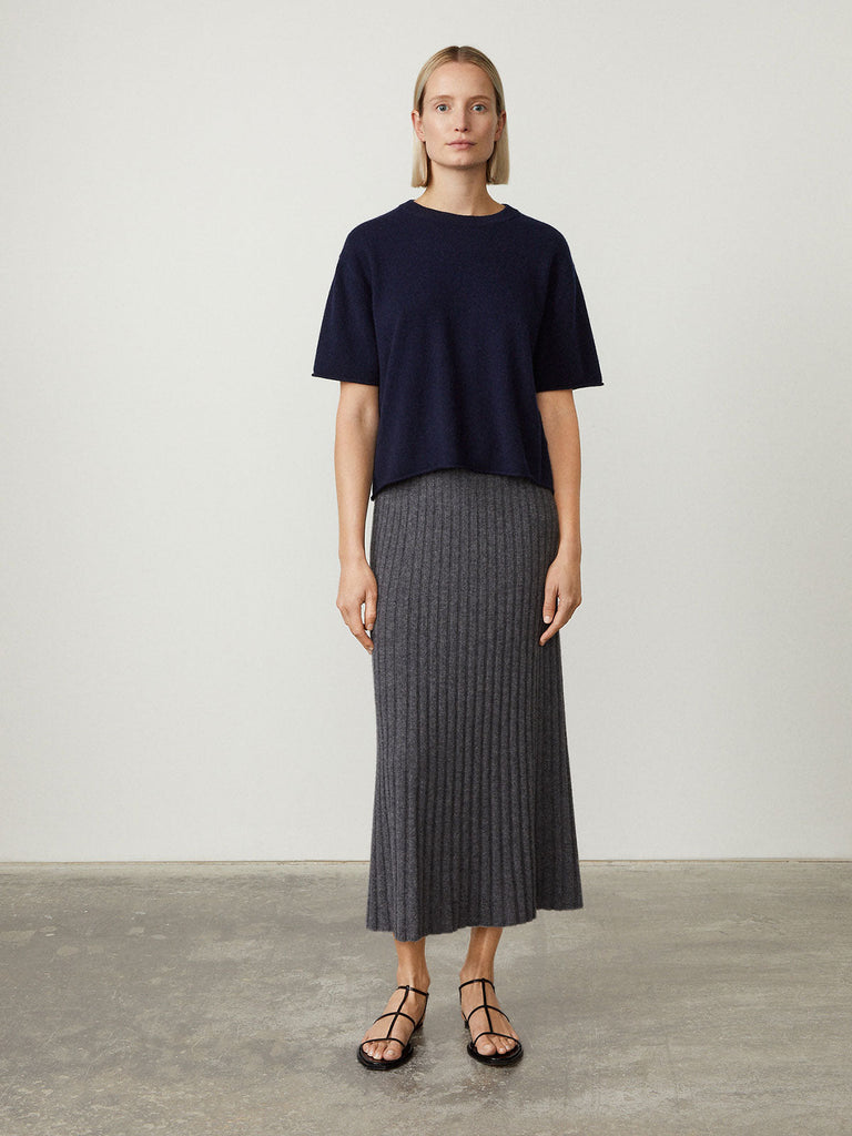 Cila Tee Navy | Lisa Yang | Dark blue short sleeved t-shirt top in 100% cashmere