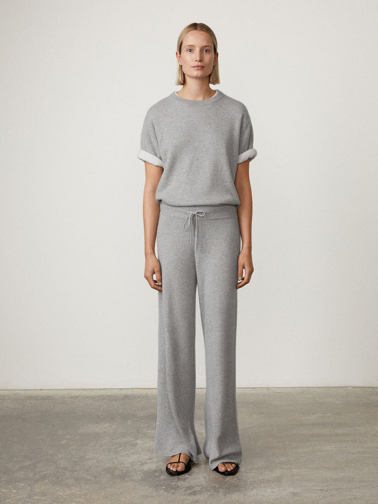 Sofi Trousers Dove Grey | Lisa Yang | Light grey trousers in 100% cashmere