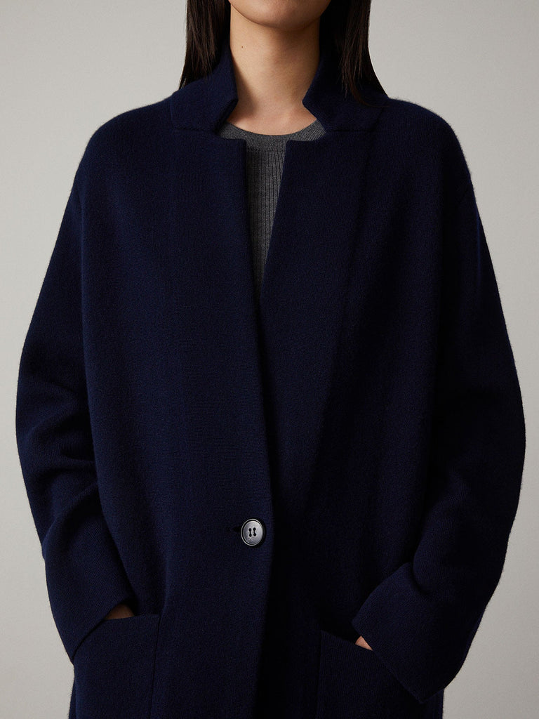 Amie Coat Navy | Lisa Yang | Dark blue coat jacket with pockets in 100% cashmere