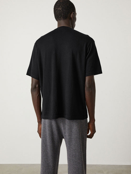 Ancell Tee Black | Lisa Yang | Black T-shirt in 100% cashmere