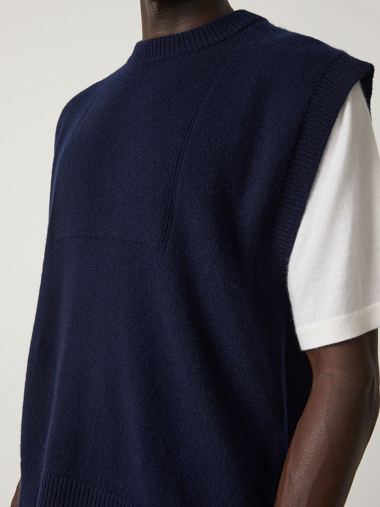 Dennis Vest Navy | Lisa Yang | Dark blue vest in 100% cashmere