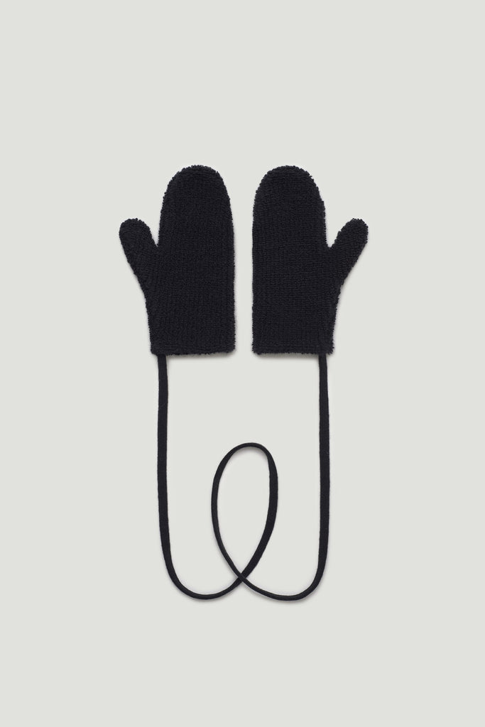 Montana Mittens Black | Lisa Yang | Black mittens gloves in 100% cashmere
