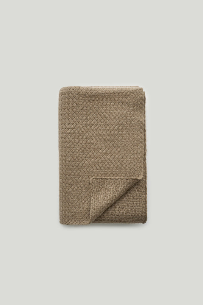 Shanghai Blanket Mole | Lisa Yang | Beige brown blanket in 100% cashmere